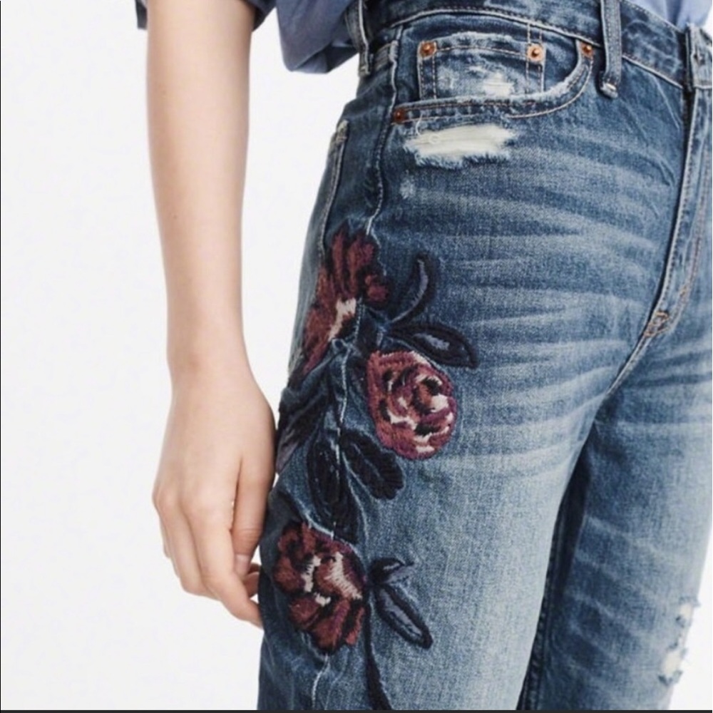 Abercrombie and Fitch Annie girlfriend floral jean